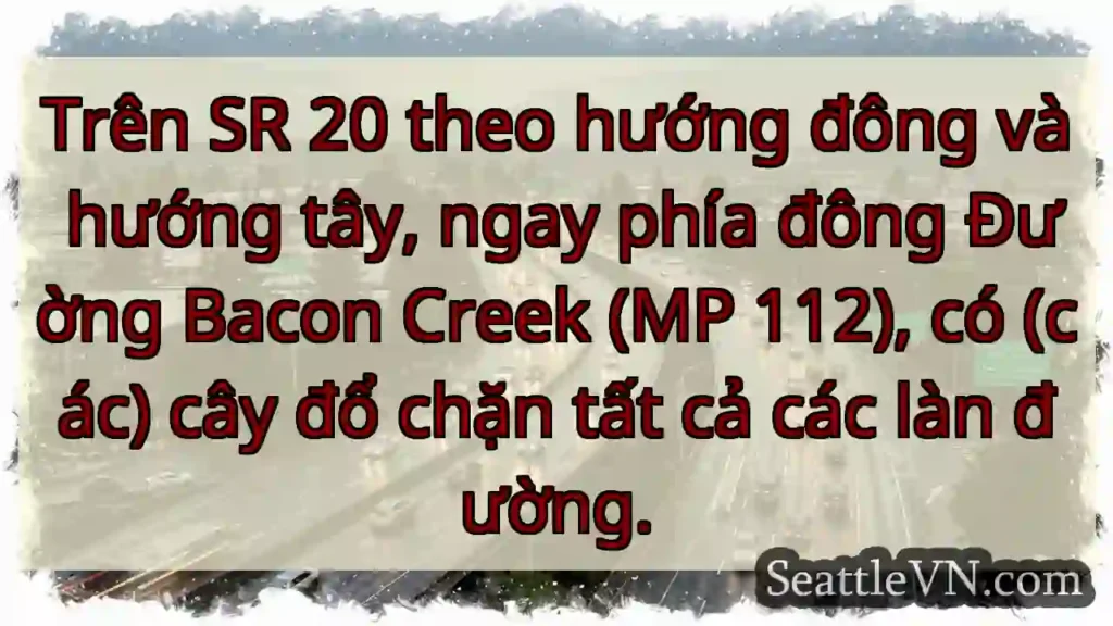 Trên SR 20 theo hướng đông và hướng tây, ngay