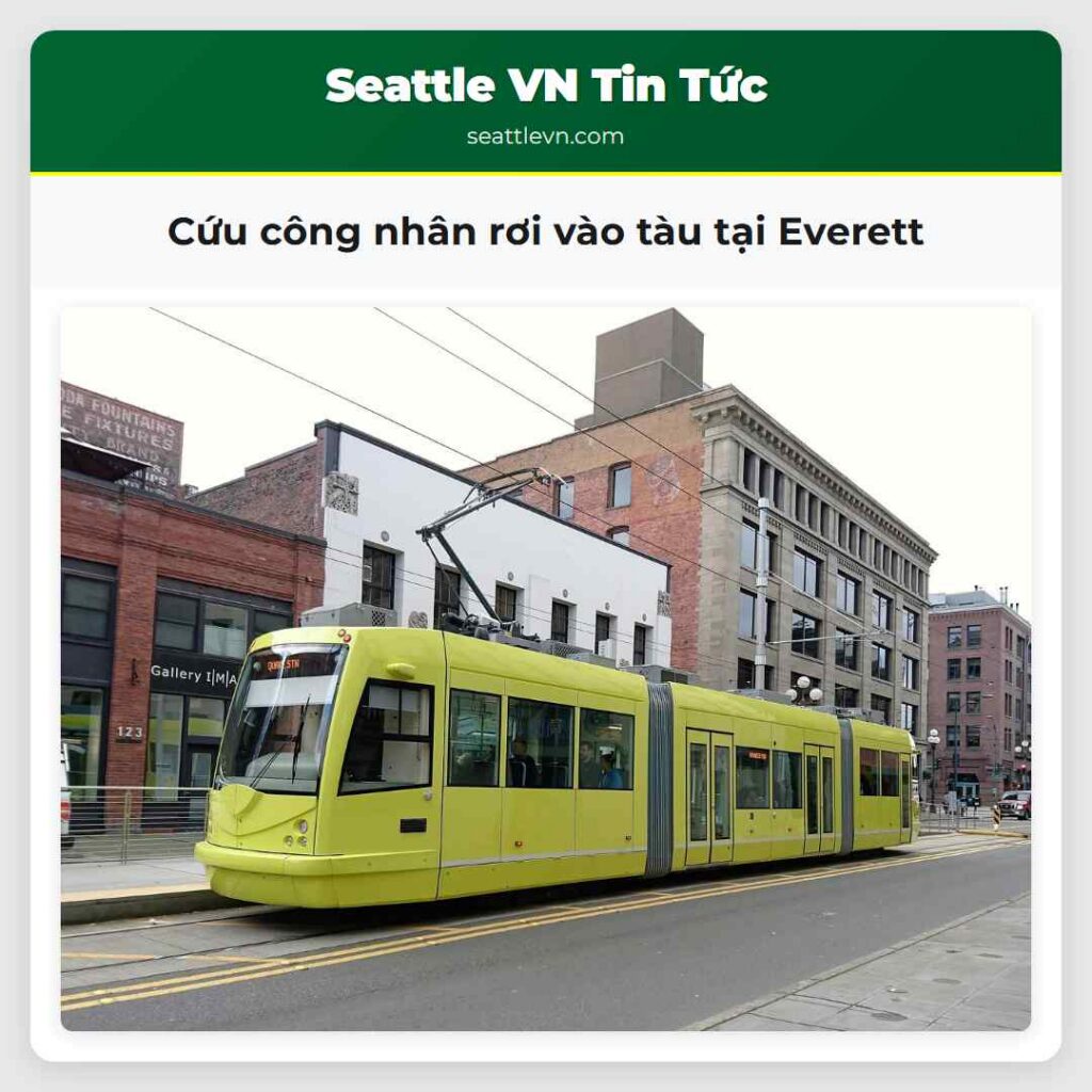 Cứu công nhân rơi vào tàu tại Everett