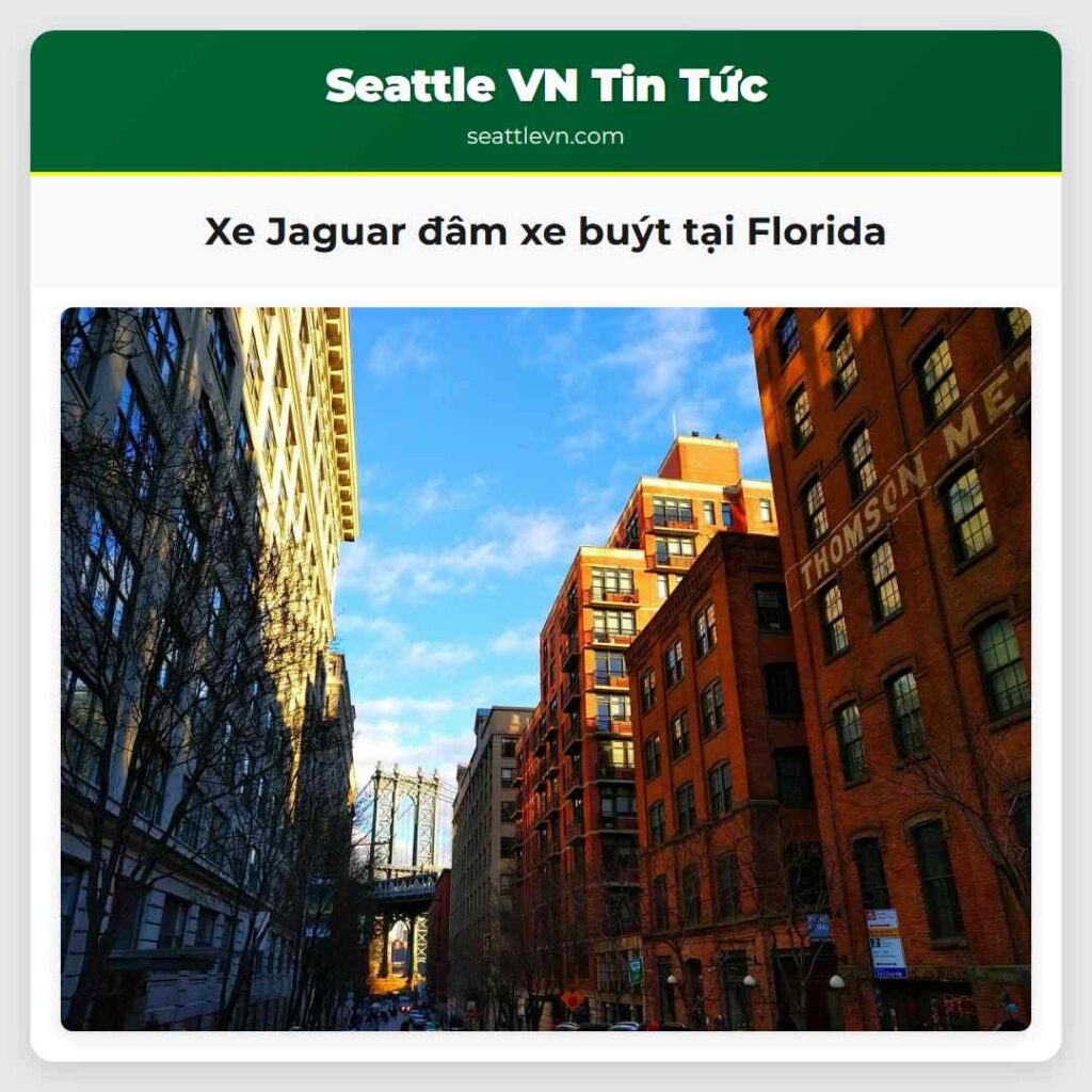 Xe Jaguar đâm xe buýt tại Florida