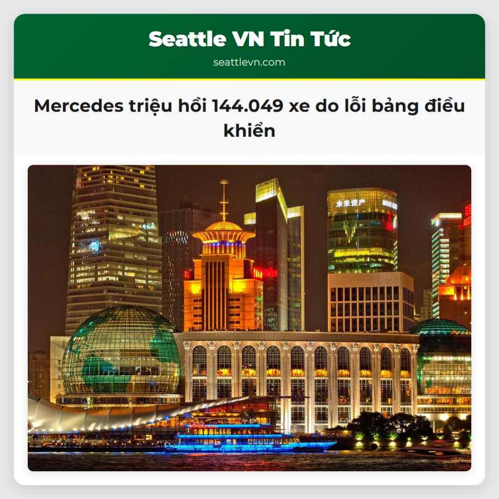 Mercedes triệu hồi 144.049 xe do lỗi bảng điều
