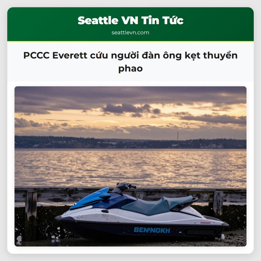 PCCC Everett cứu người đàn ông kẹt thuyền phao