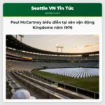 Paul McCartney biểu diễn tại sân vận động Kingdome năm 1976