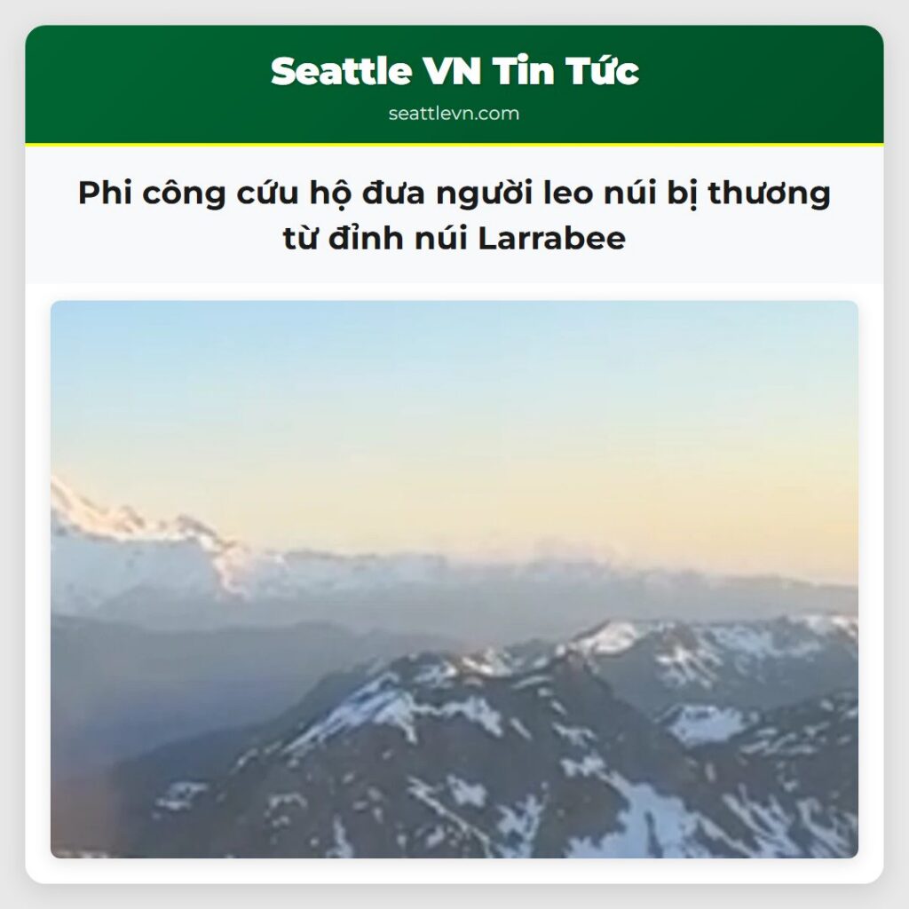 Phi công cứu hộ đưa người leo núi bị thương từ